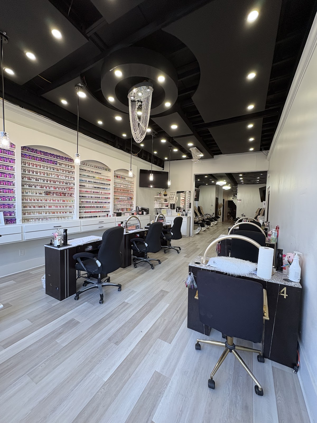 Blossom Nail Studio by Angelica - Nail Salon in Little Rock