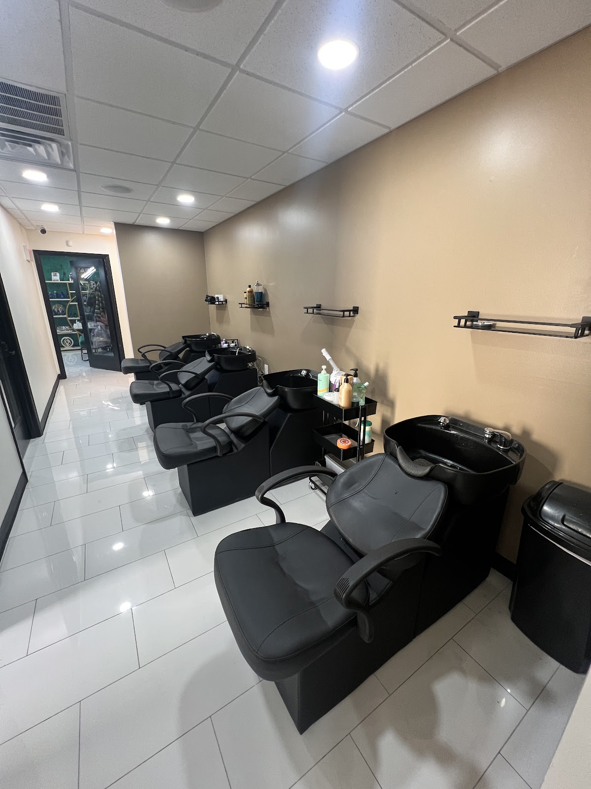 Luxe the Salon Suites - Beauty Spa in Little Rock