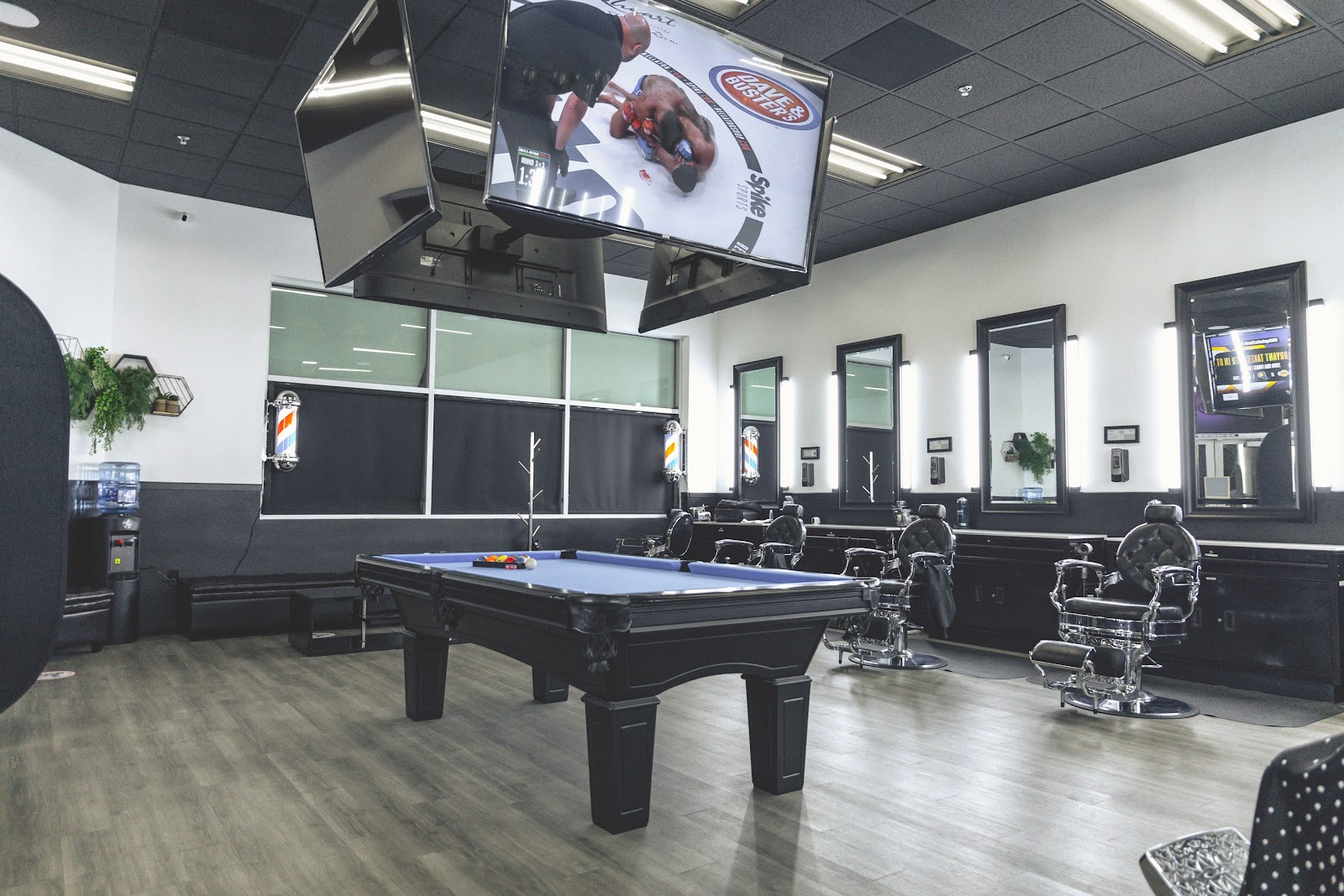 Blends Hairquarters Barbershop - Barbershop in San Diego