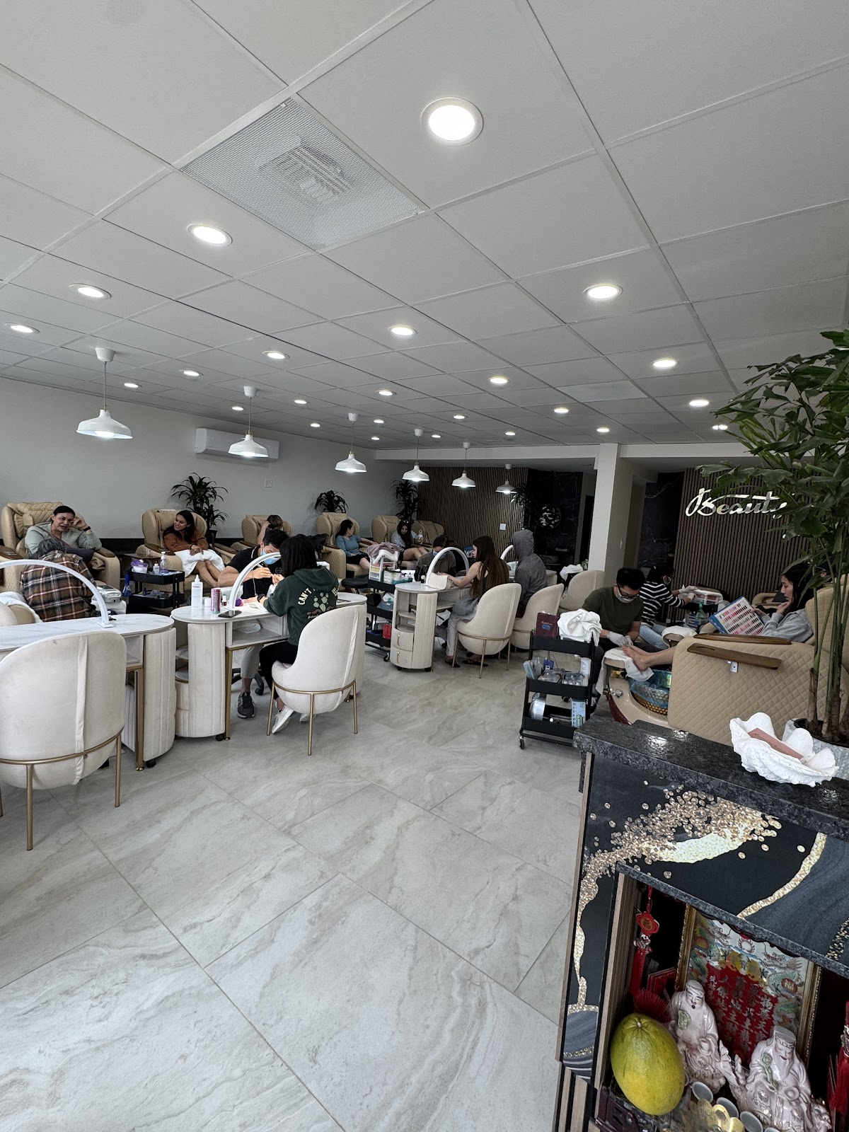 Beauty Lounge - Nail Salon in San Diego