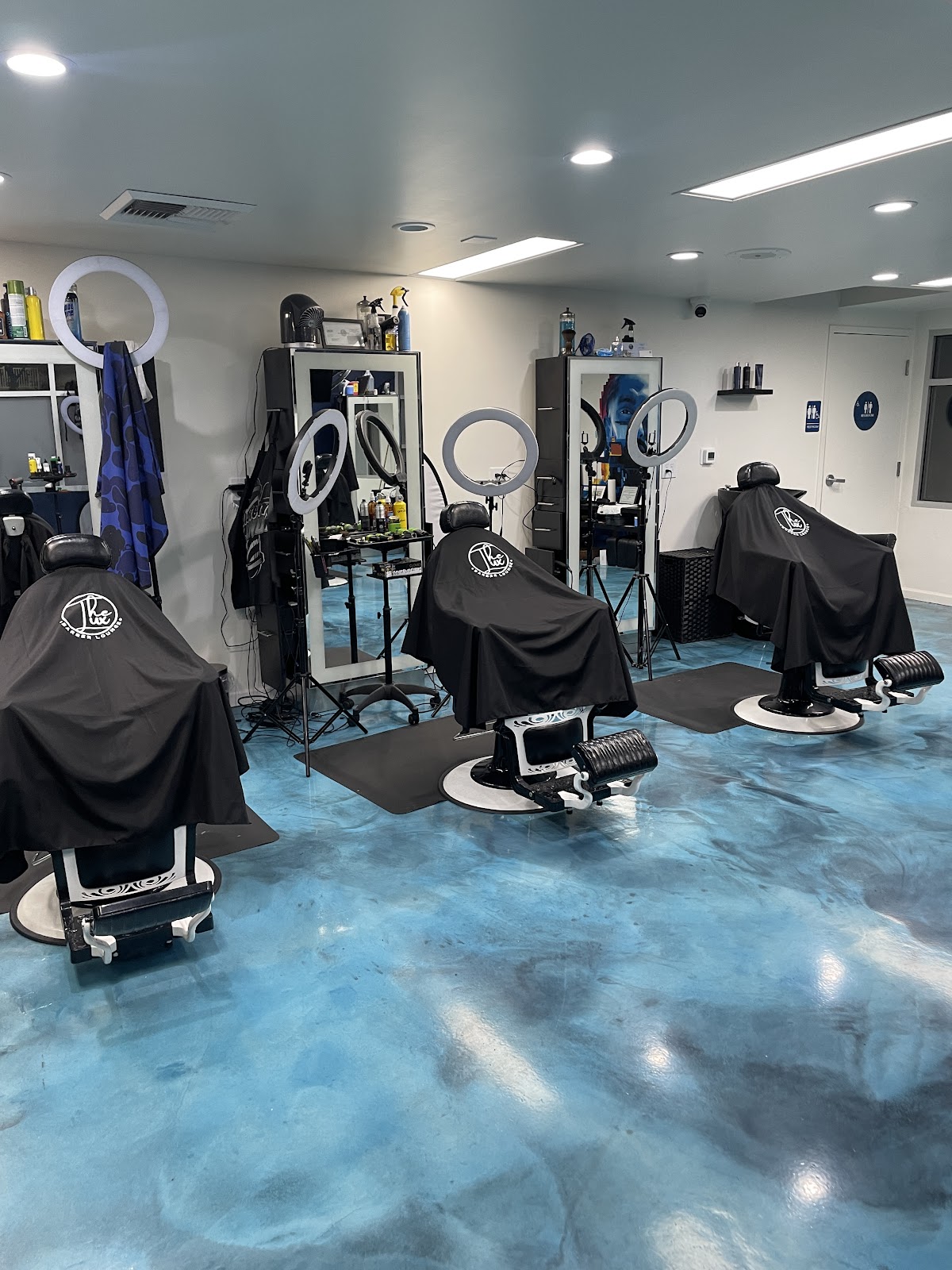 The Lux Barber Lounge - Barbershop in Sacramento