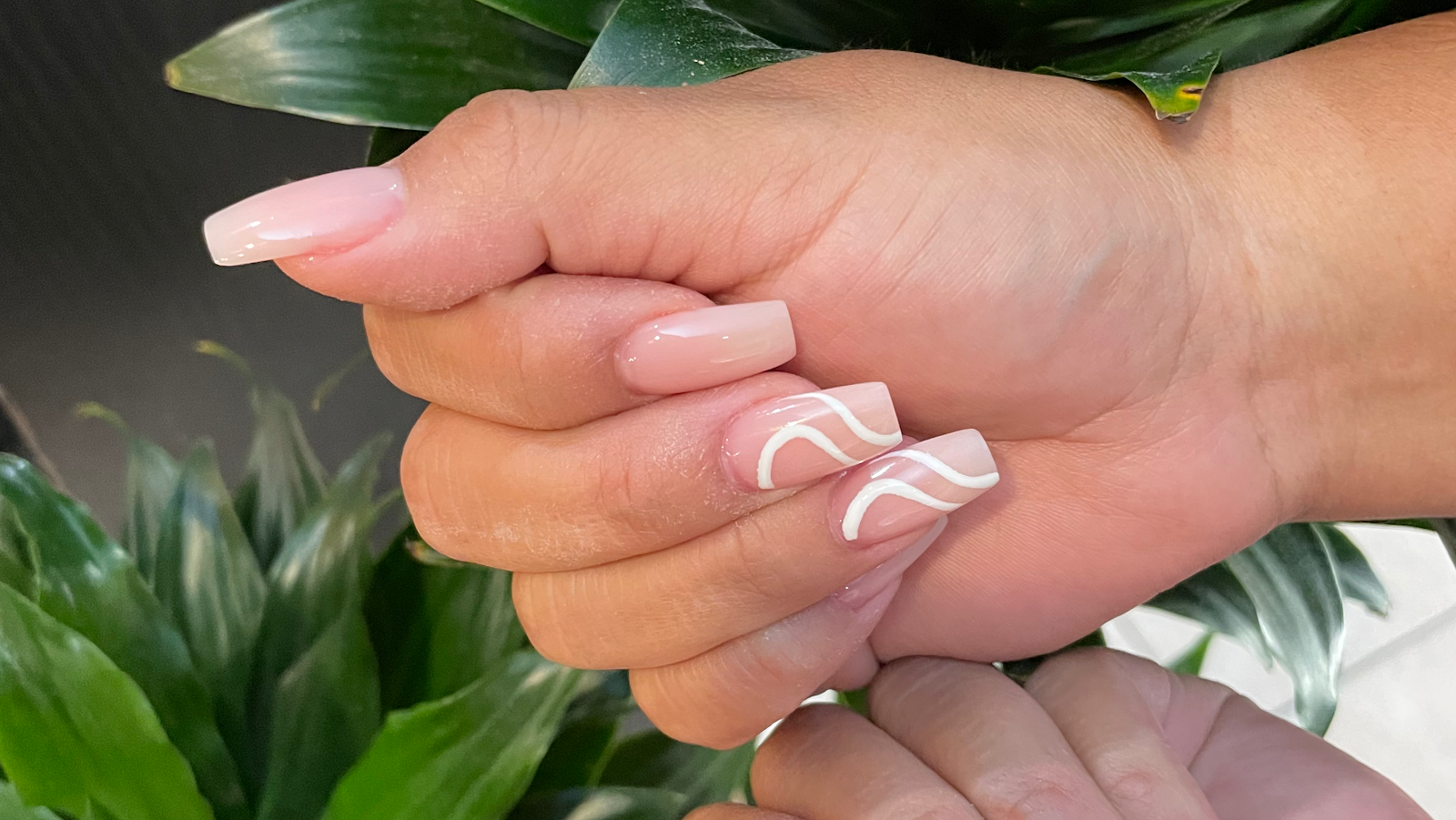 Luxury Nails & Spa - Nail Salon in Sacramento