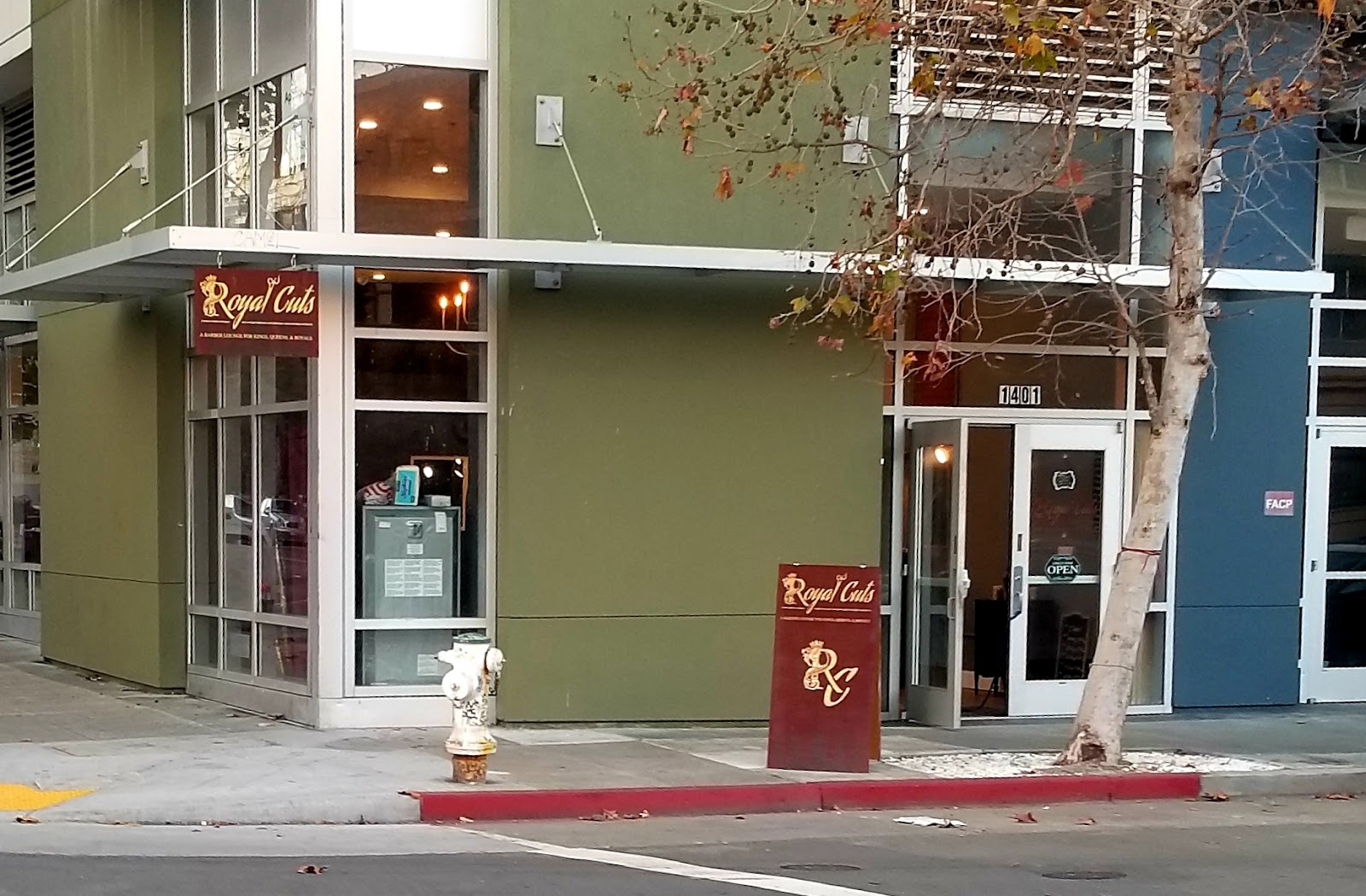 Royal Cuts - Barbershop in Oakland