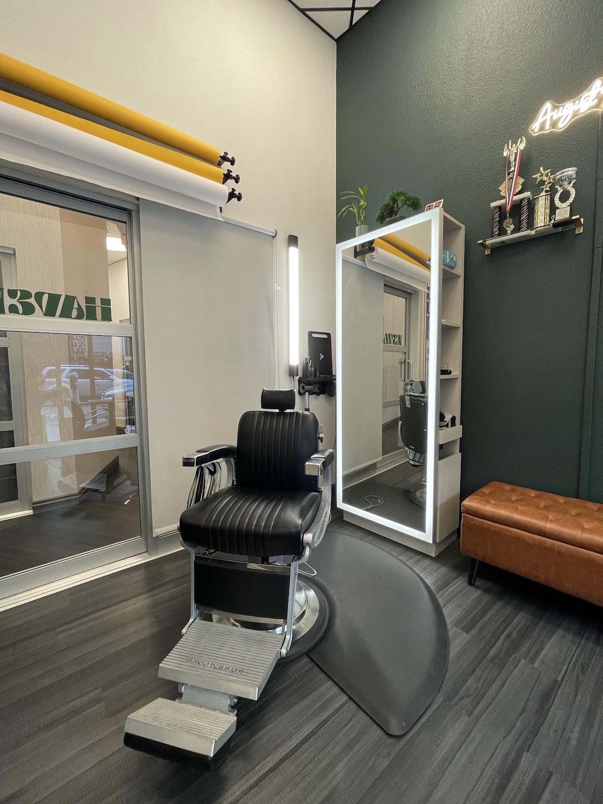 Haven Barber Suite - Barbershop in Oakland