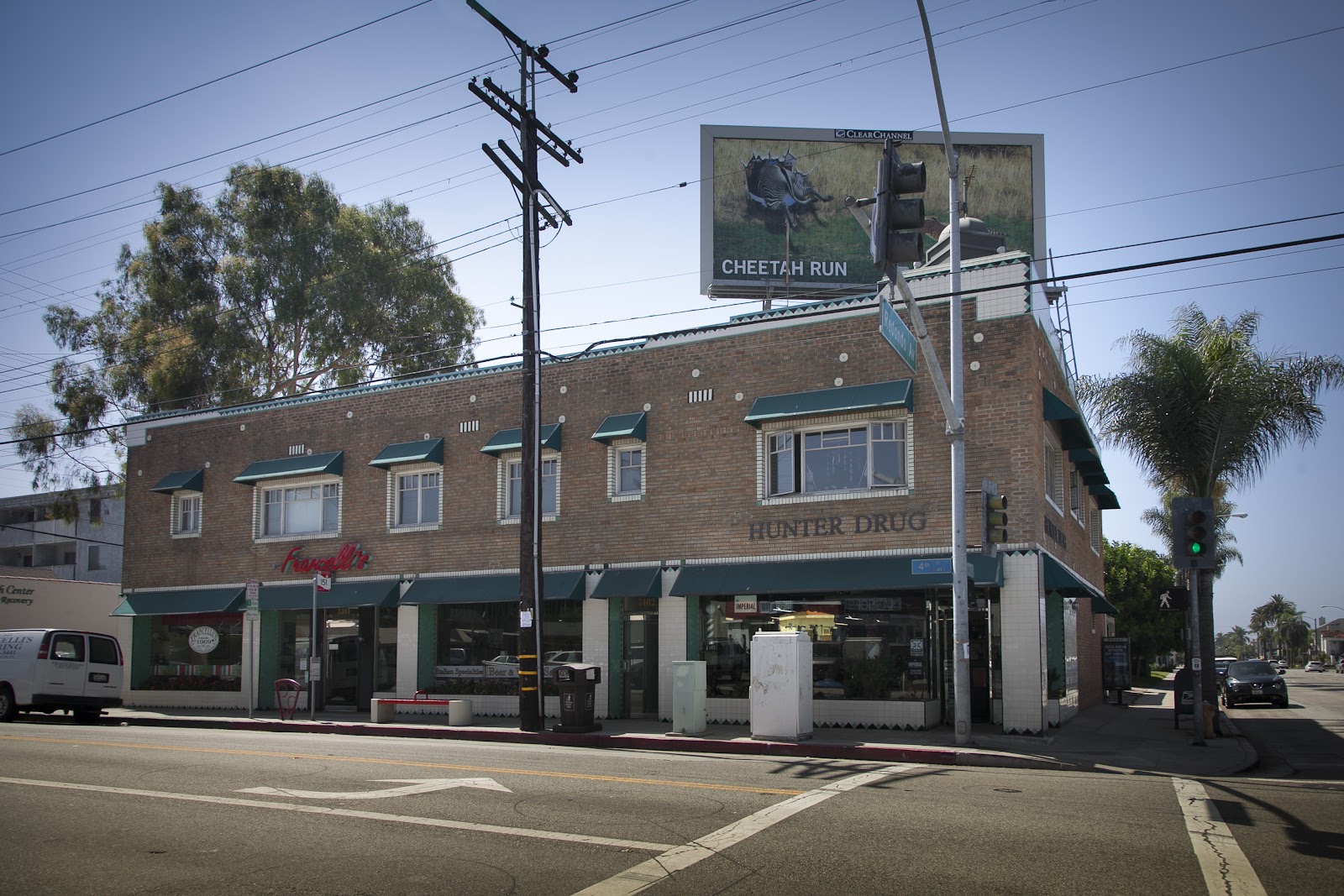 Razorbacks Barbershop - Barbershop in Long Beach