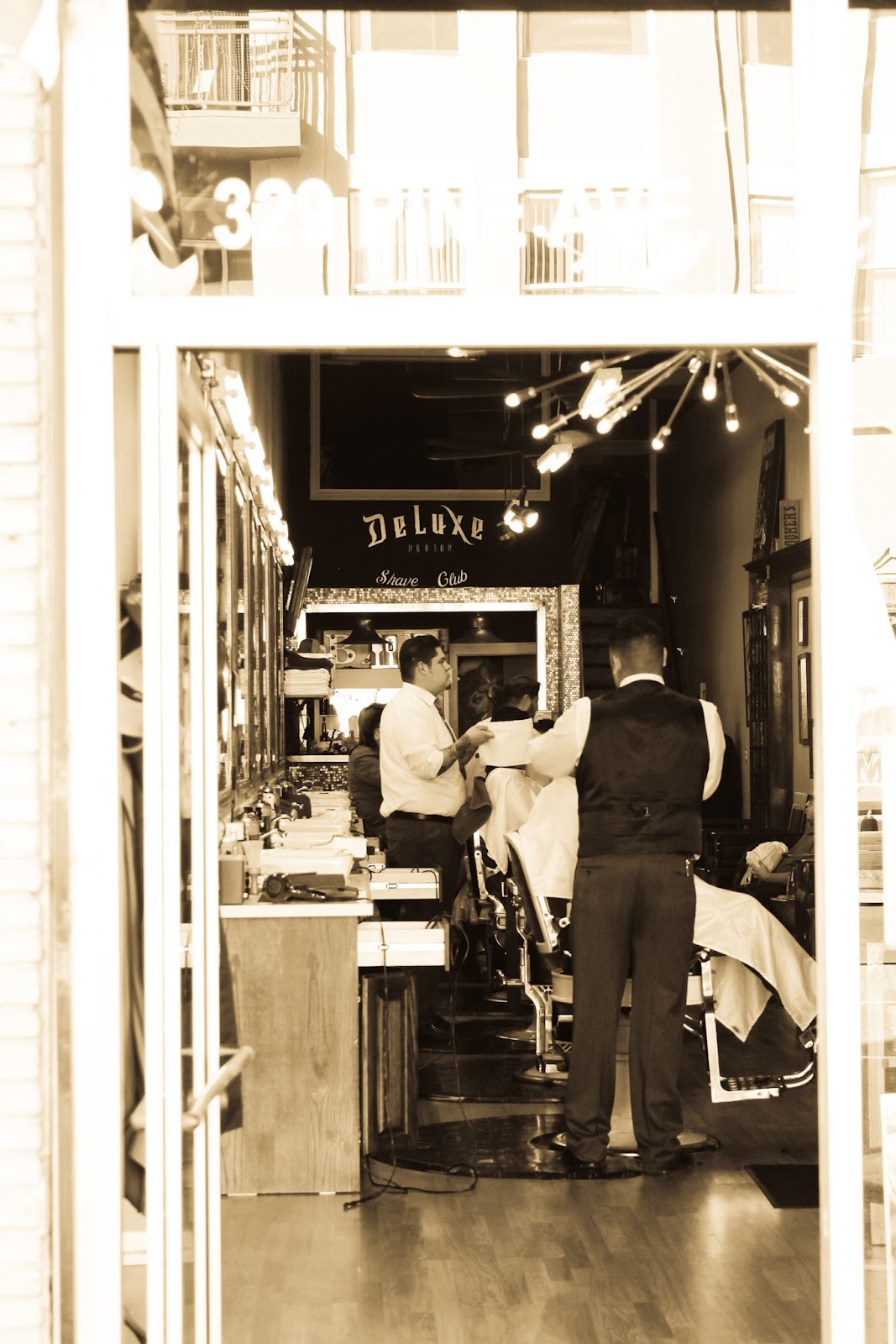 Deluxe Parlor & Shave Club - Barbershop in Long Beach