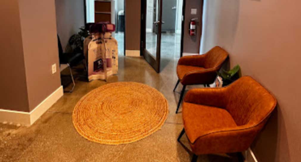 Resplendent Day Spa - Hair Salon in Long Beach