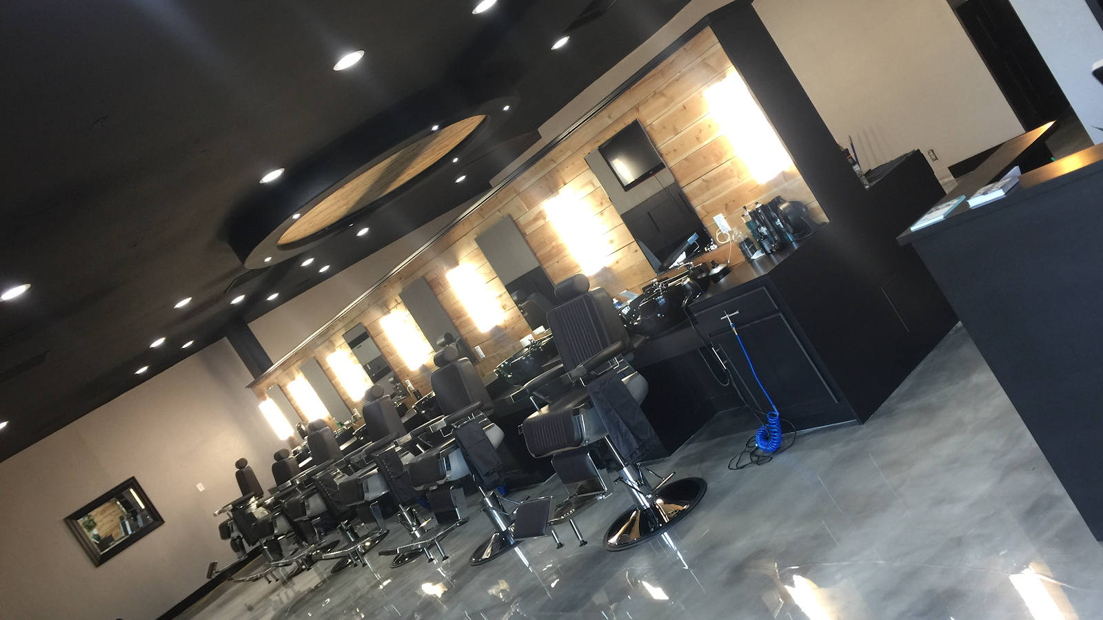 JRoyals Barbershop - Barbershop in Fresno