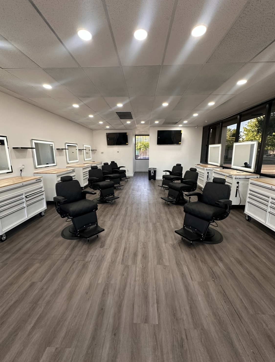 Dreamline Barbershop - Barbershop in Fresno
