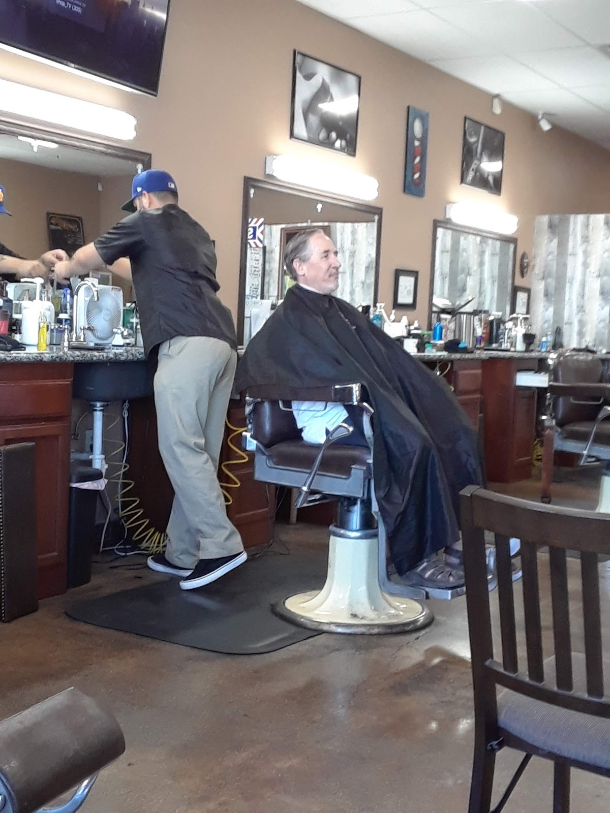 Vintage Cutz - Barbershop in Bakersfield