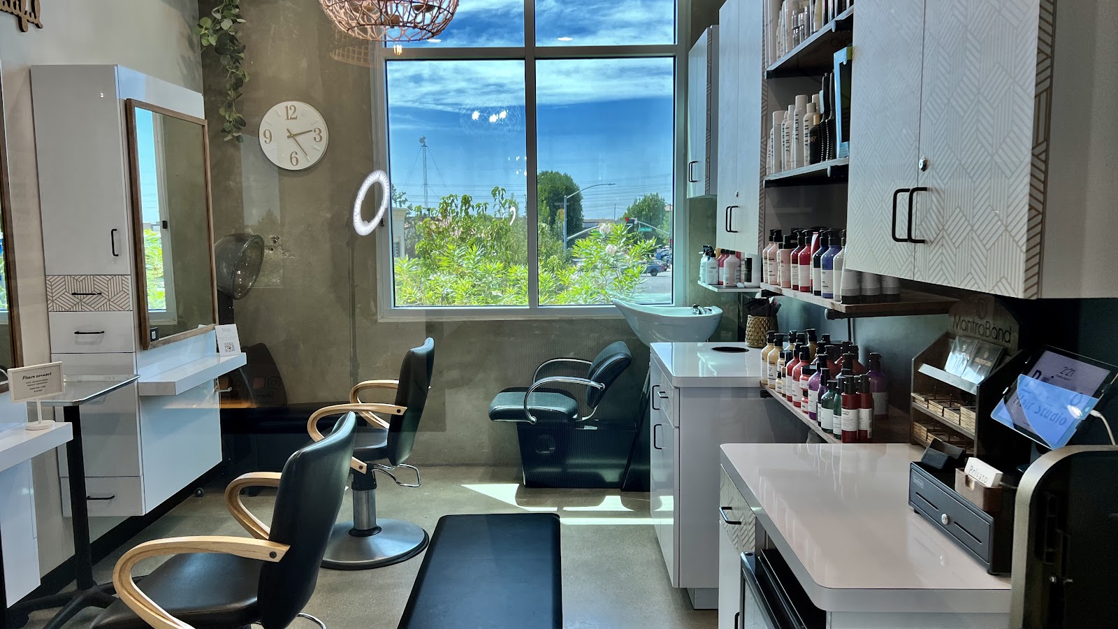 Privato Hair Studio - Hair Salon in Bakersfield
