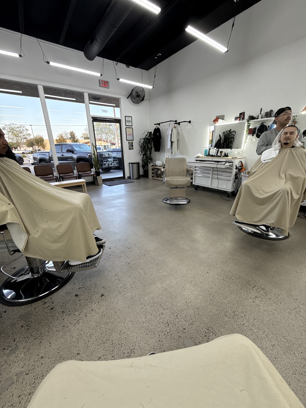 Blends Barbershop OC - Barbershop in Santa Ana