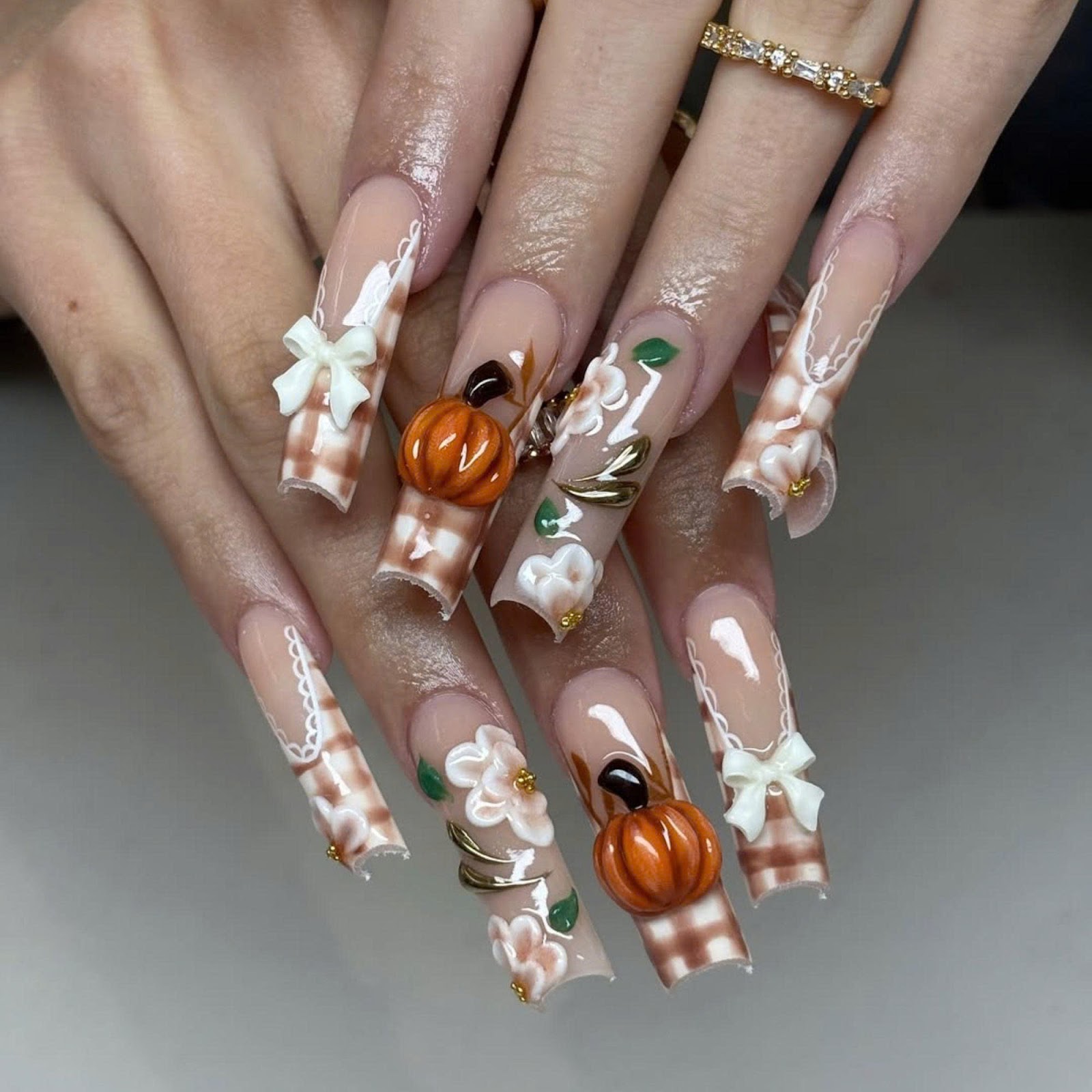 VERSACI NAILS SPA - Nail Salon in Riverside