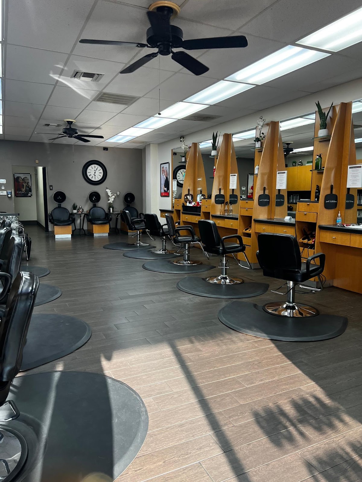 Fantastic Sams Cut & Color - Hair Salon in Riverside