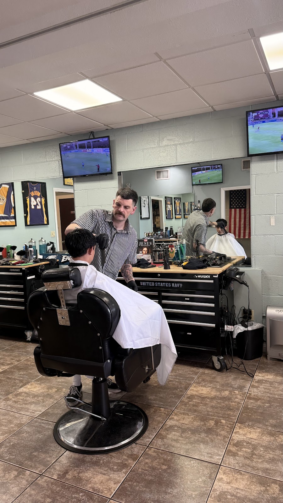 Halftime Cuts - Barbershop in Pasadena