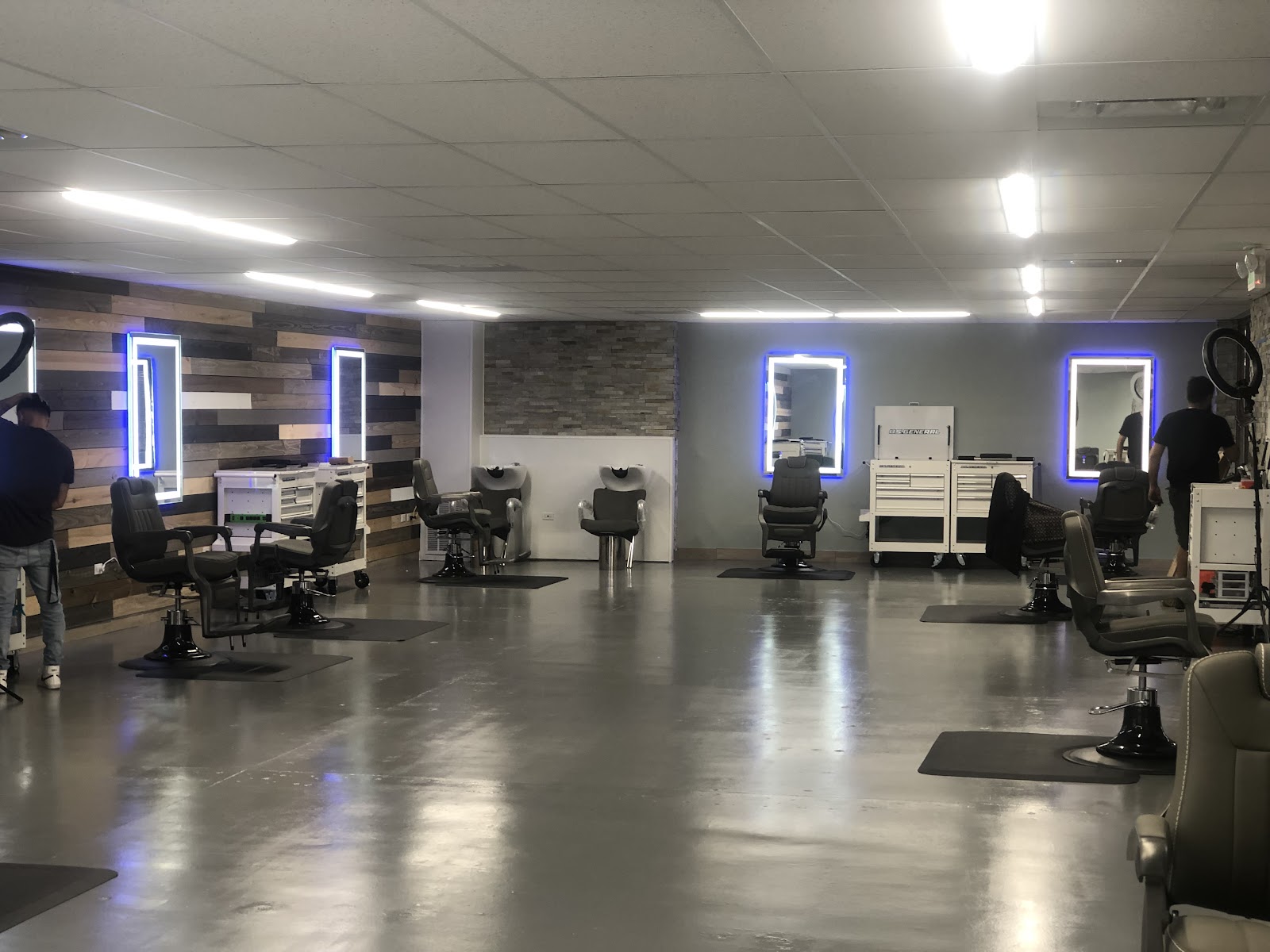 Elegance Barbershop - Barbershop in Aurora