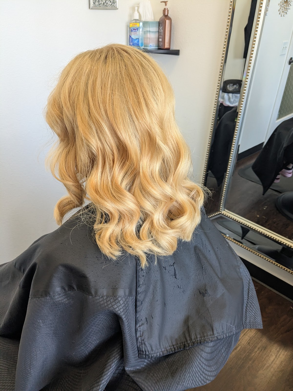 Mira Styles - Hair Salon in Aurora