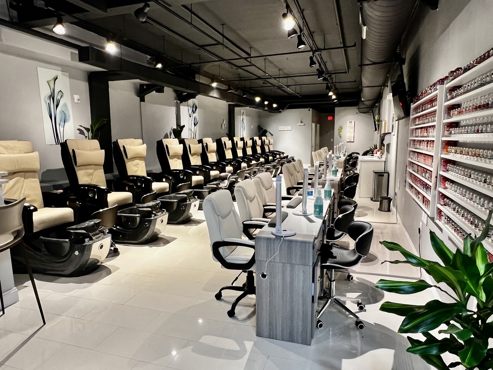 Ivey Nails and Spa - Nail Salon in Washington