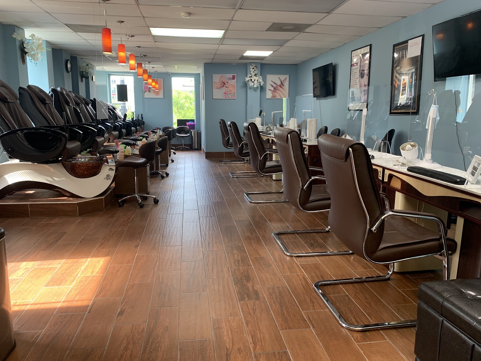 District Nails - Nail Salon in Washington