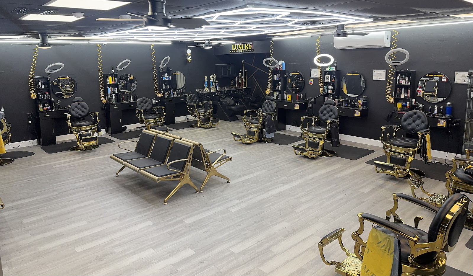 Luxury Barbershop Studio - Barbershop in Orlando
