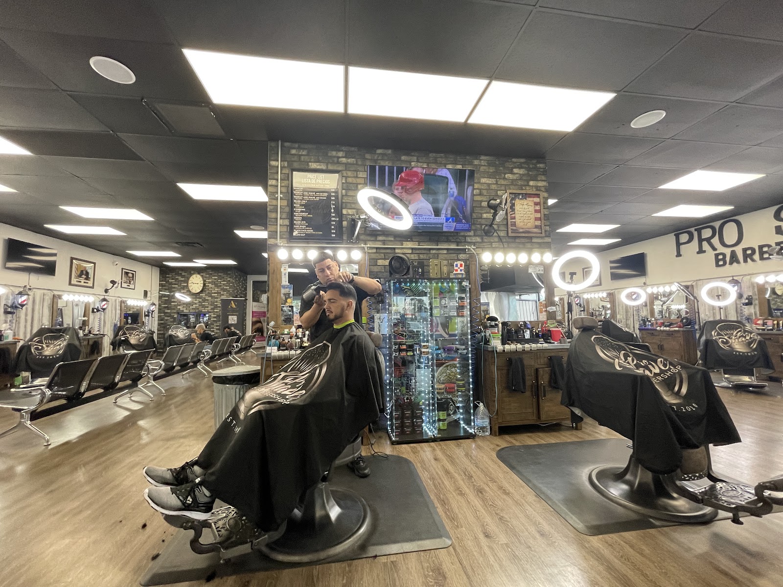 Pro Shave Barbershop Hillsborough Av - Barbershop in Tampa