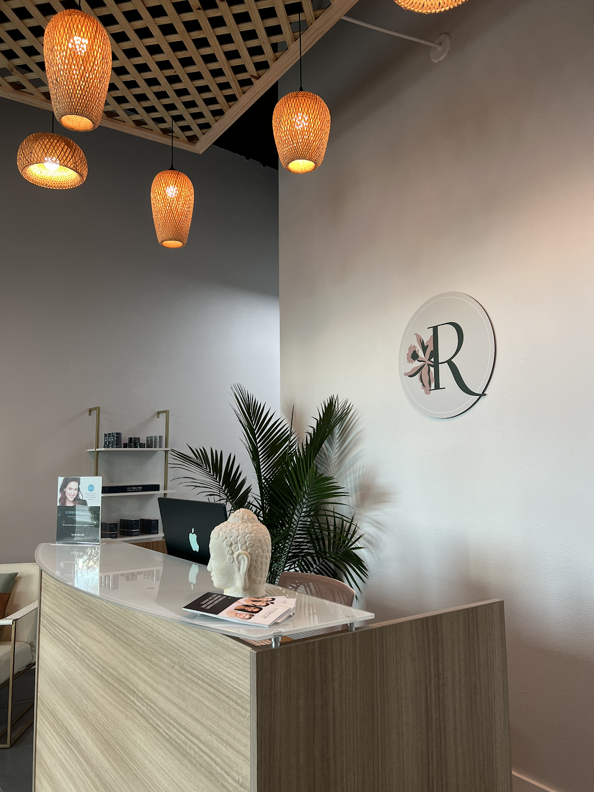 Roots Wellness and Medspa - Hair Salon in Tampa