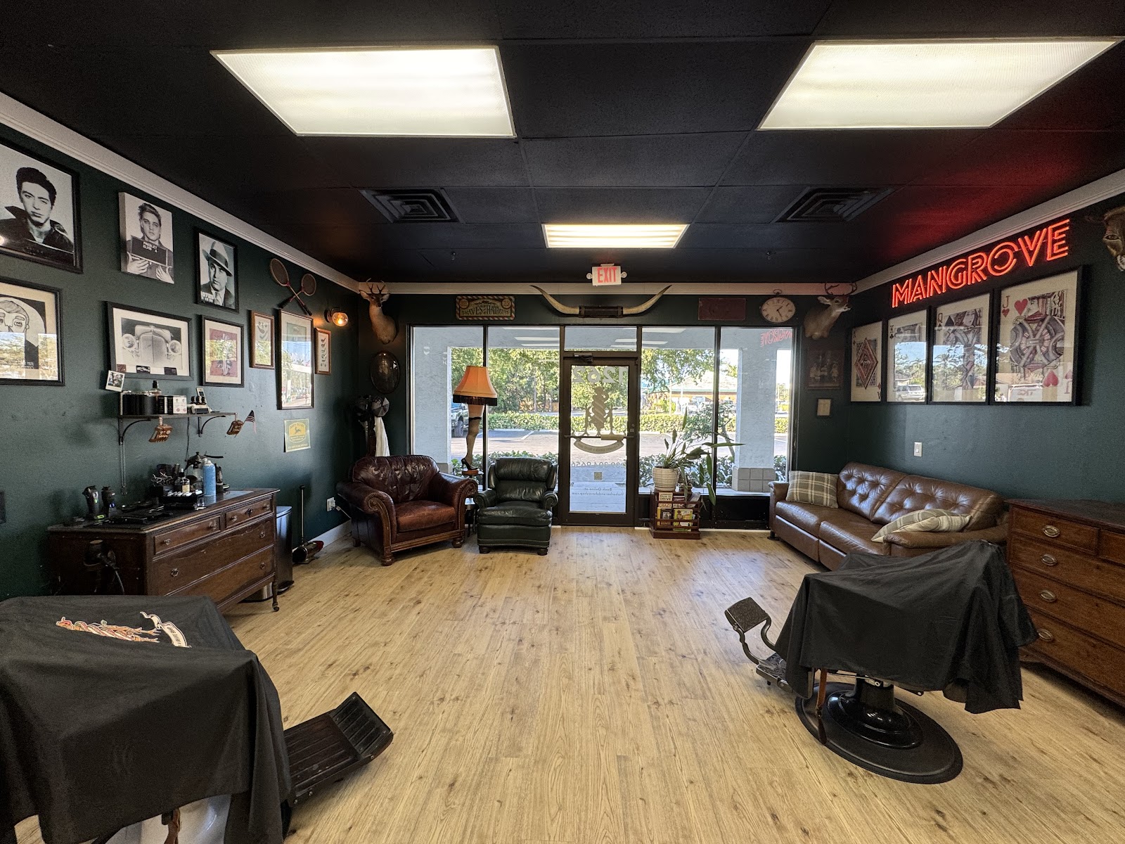 ManGrove Barber and Shave Shop - Barbershop in Naples