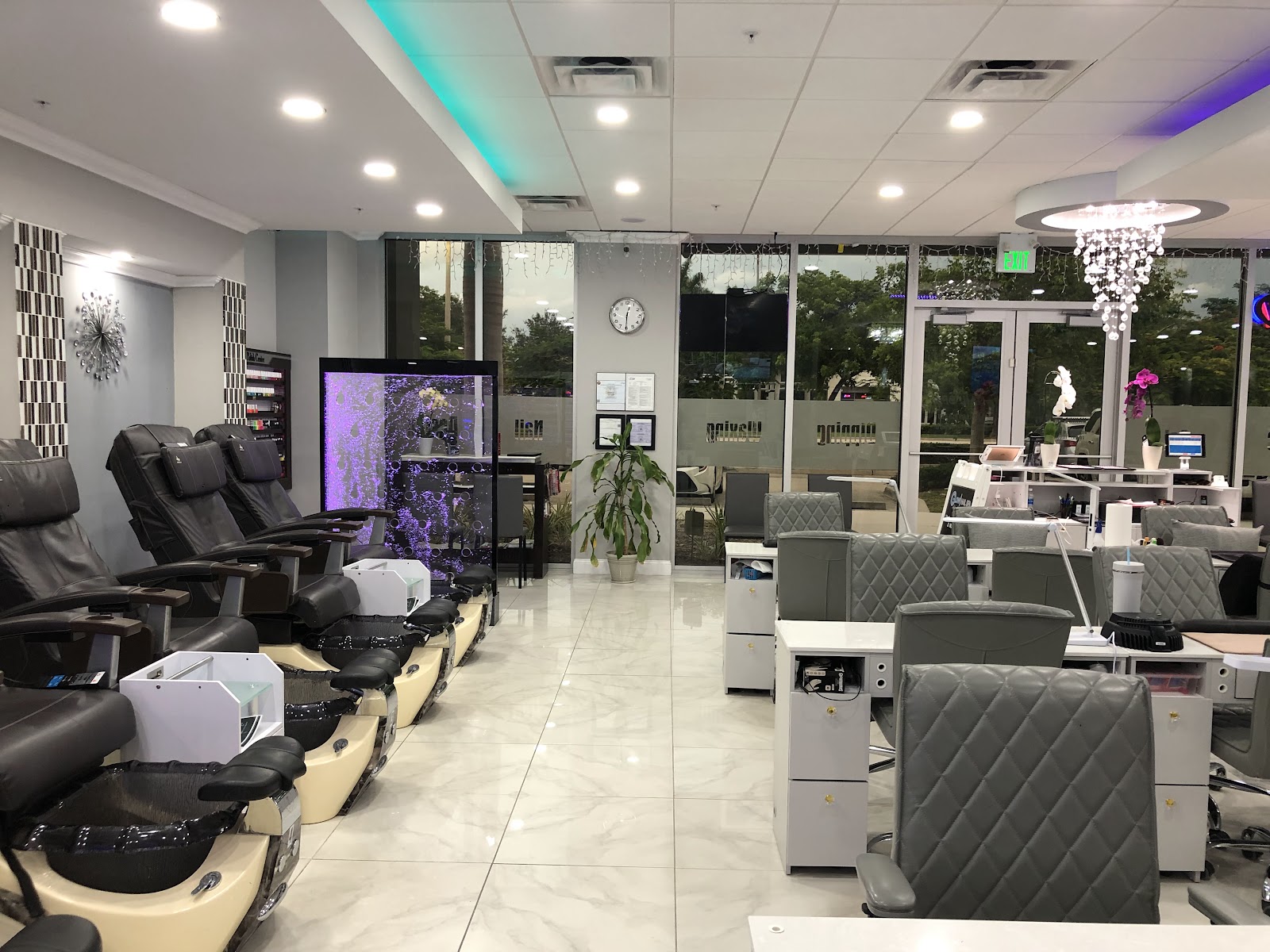 Glow Nail Spa Naples - Nail Salon in Naples