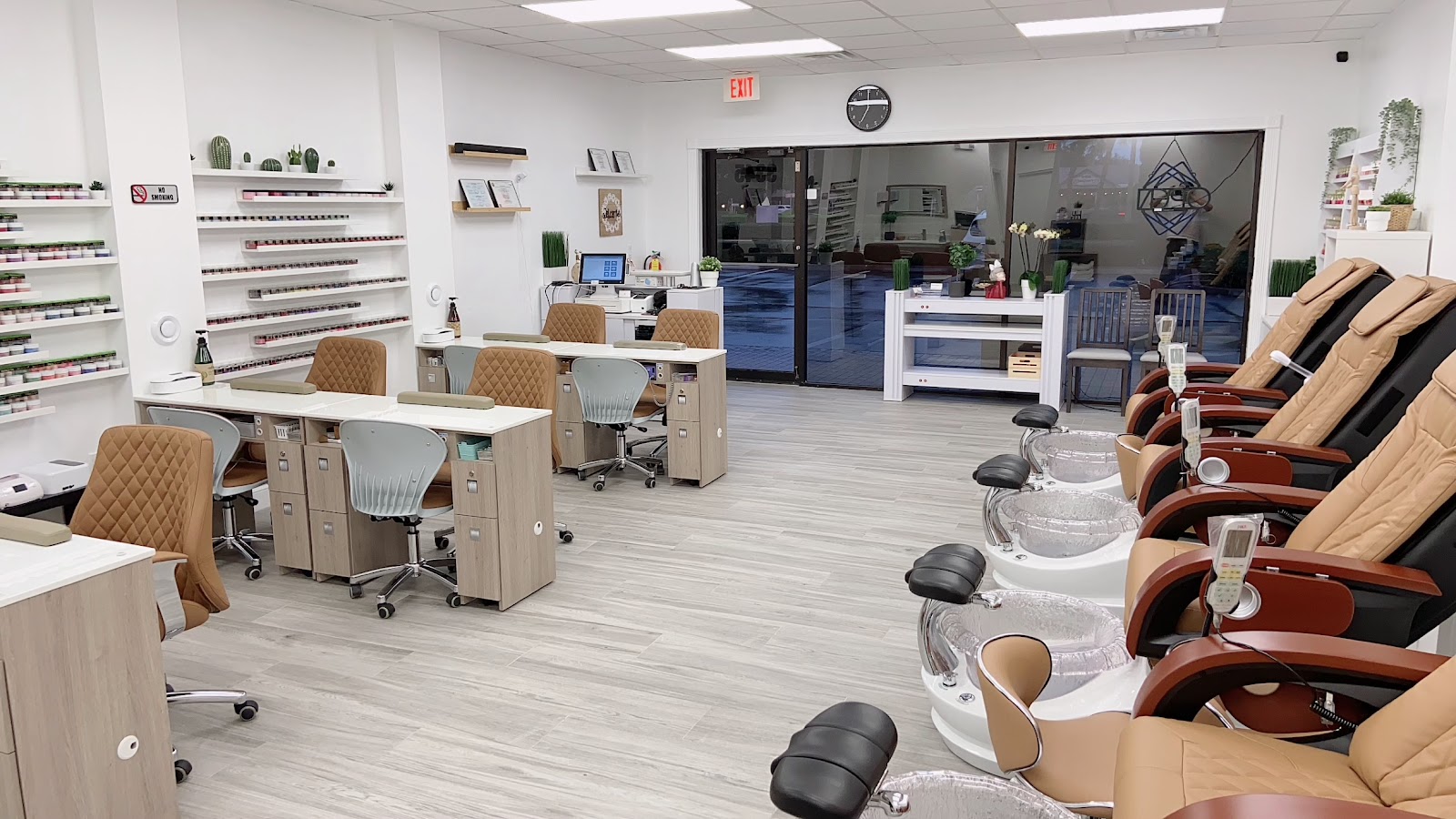 DAISY NAIL&SPA - Nail Salon in Naples
