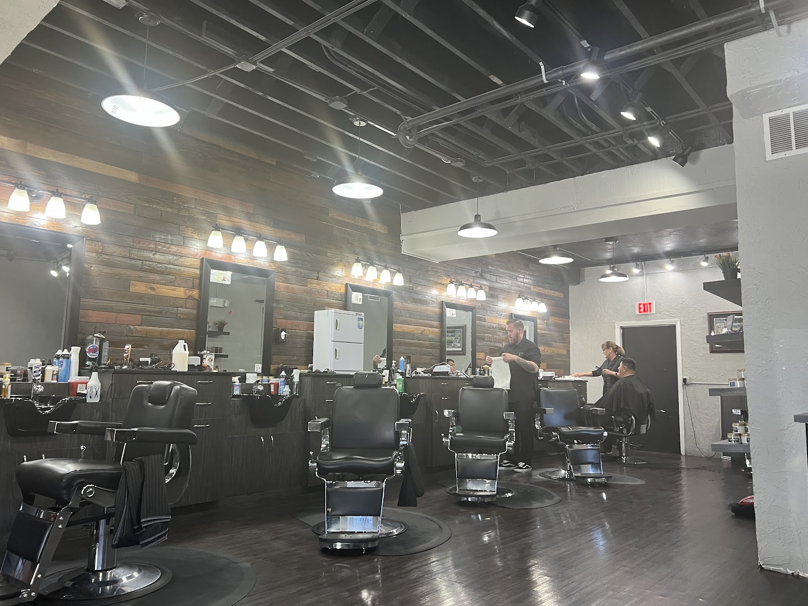 Burns Court Barbers - Barbershop in Sarasota