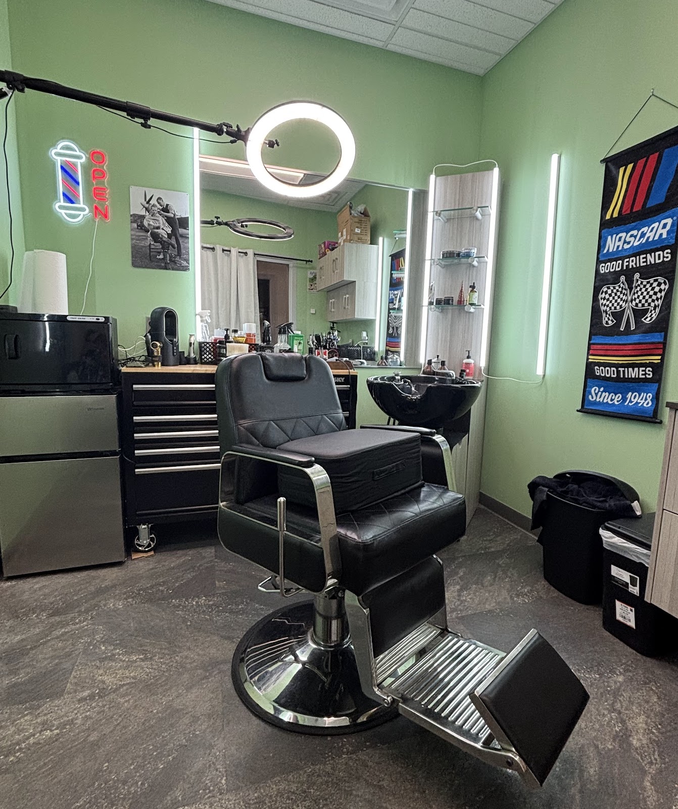 DR the Barber - Barbershop in Savannah