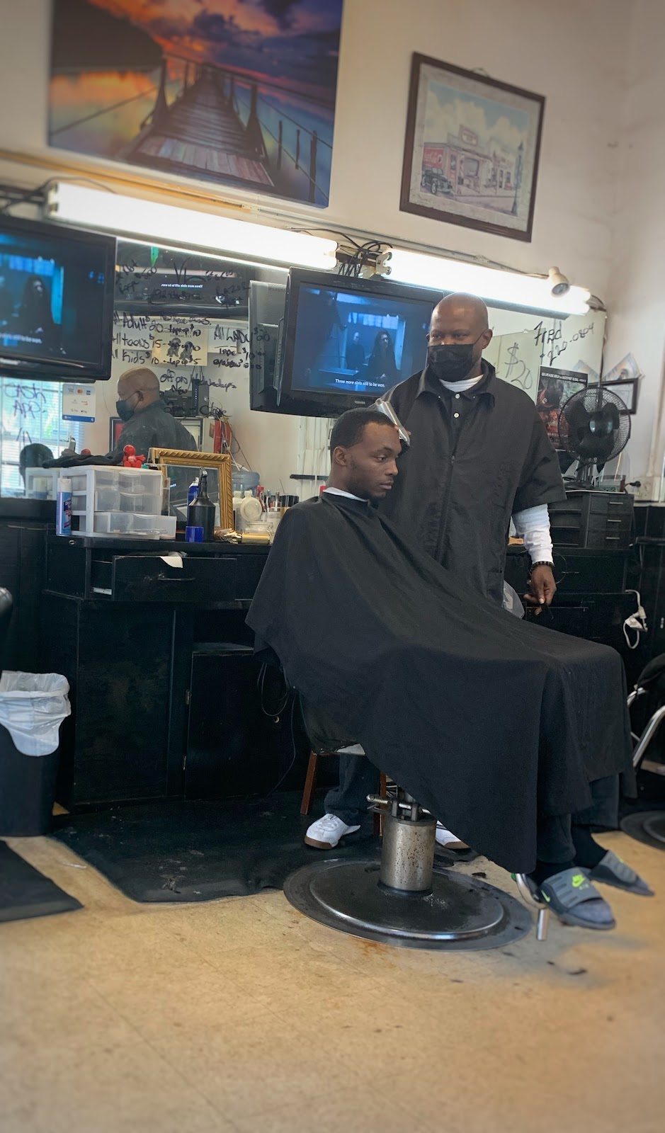 Woods' Barber Shop - Barbershop in Savannah