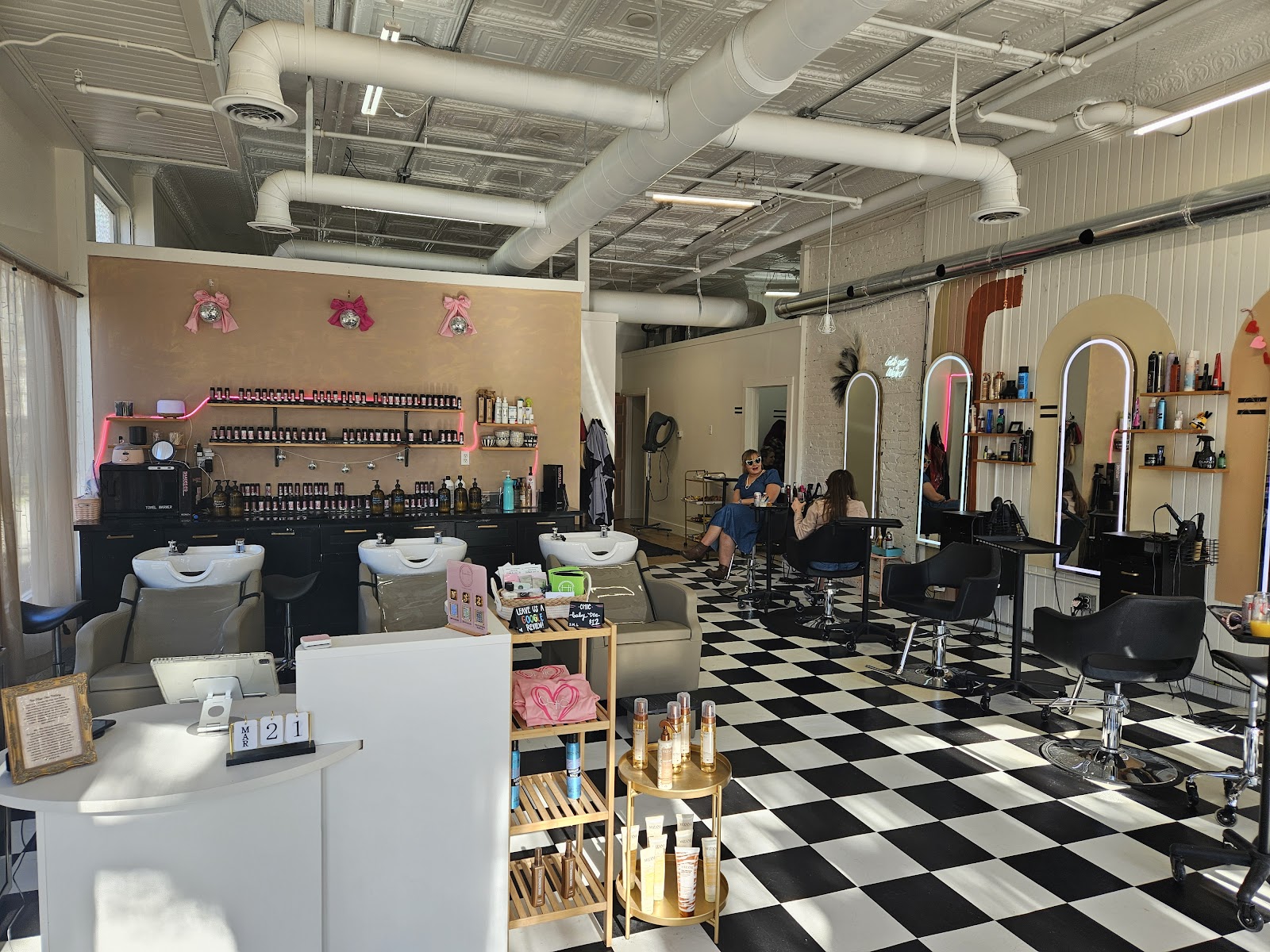 Chic & Co. Studio - Hair Salon in Savannah