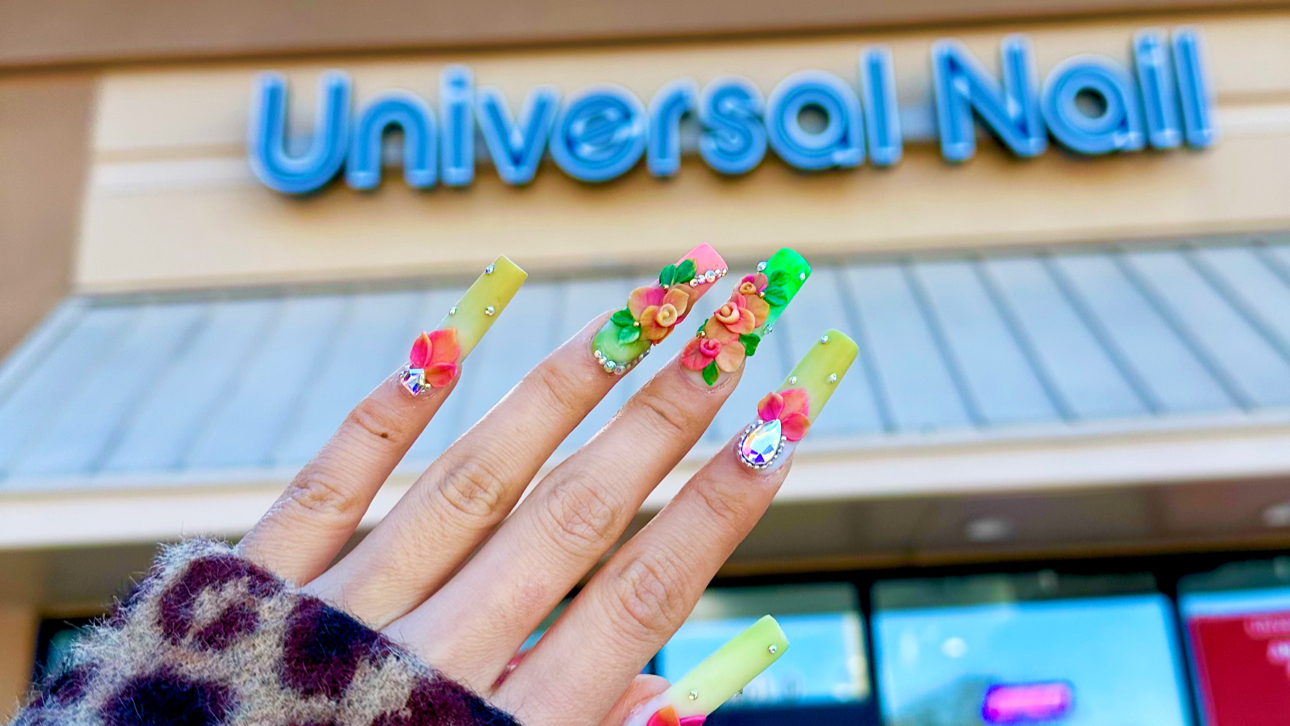 Universal nail - Nail Salon in Athens