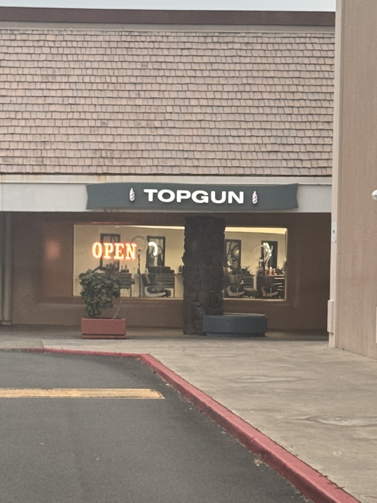 Topgun Barbershop Hawaii Kai - Barbershop in Honolulu