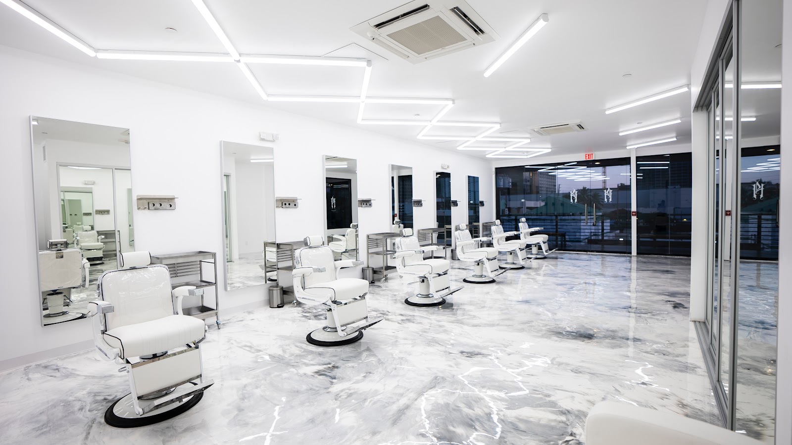 PENTHOUSE HNL - Barbershop in Honolulu