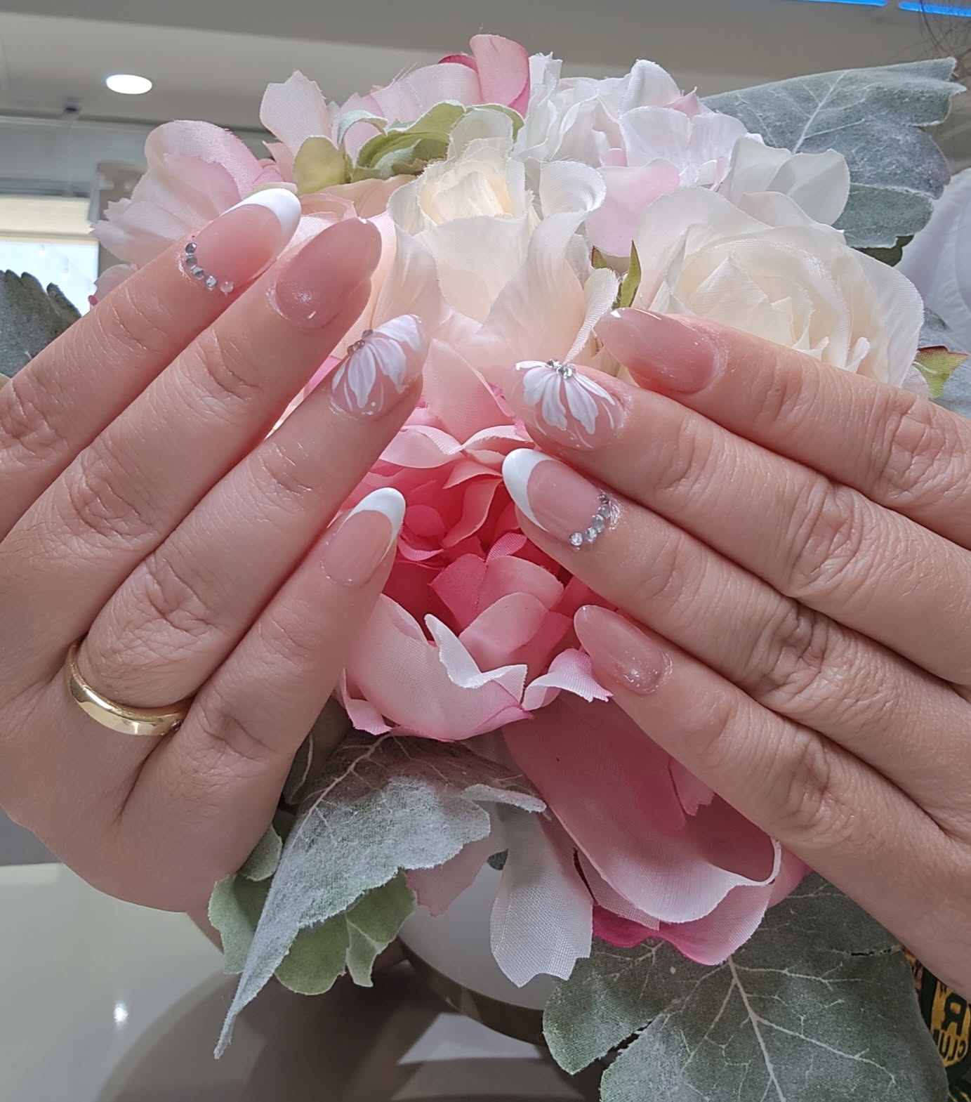 Blooming Nails in Honolulu, Hawaii - Nail Salon in Honolulu