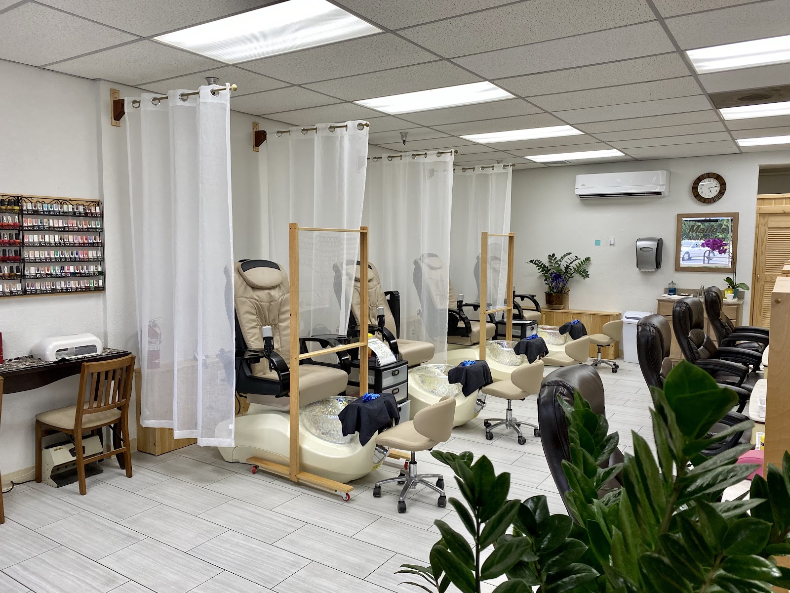 Maile's Nail Salon-Closed/New Owners. Www.ugotnailshilo.com. - Nail Salon in Hilo