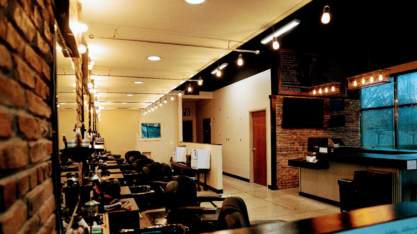 Men's Den, Inc. - Barbershop in Fort Wayne