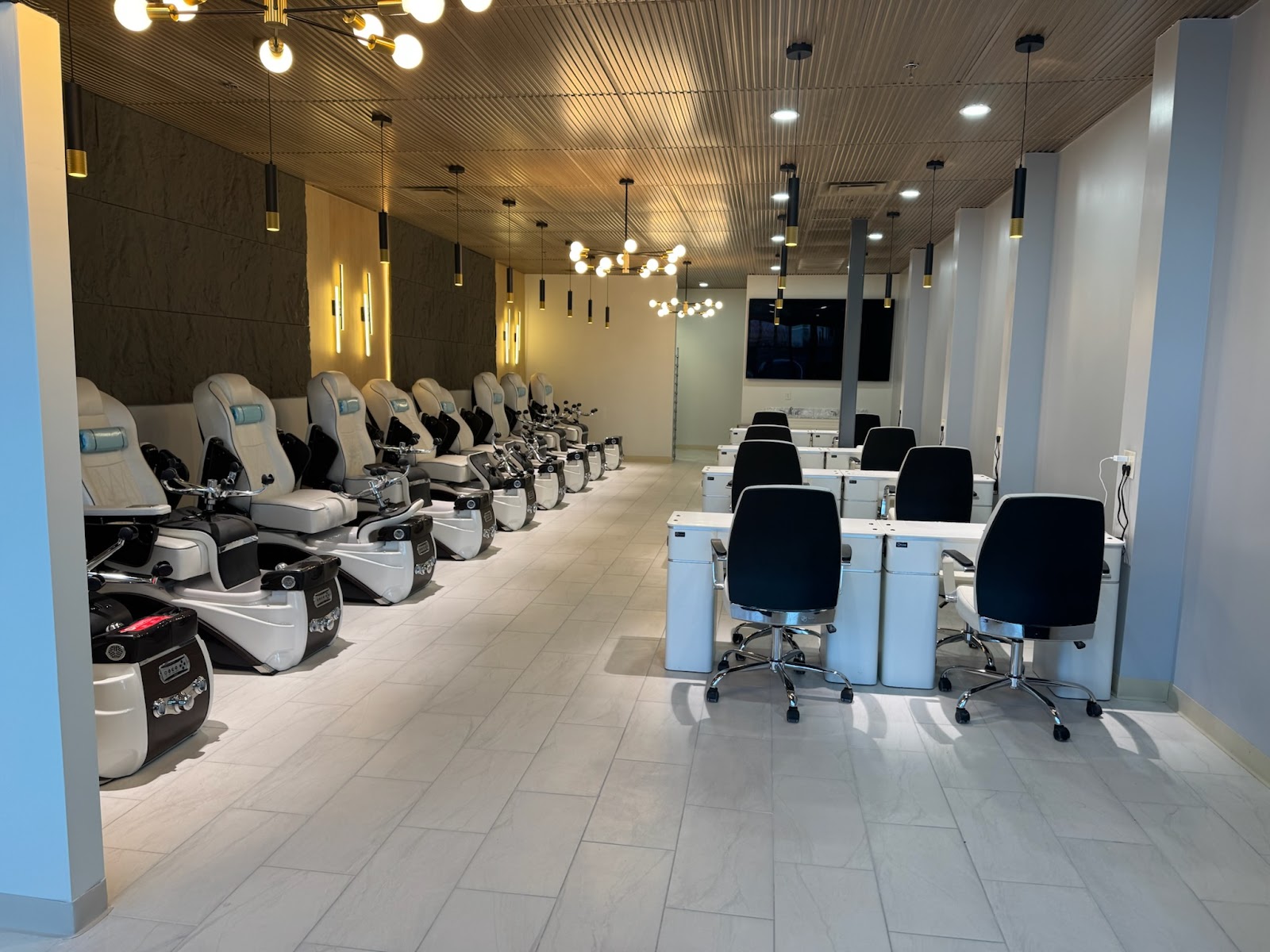 We Nails - Nail Salon in Fort Wayne