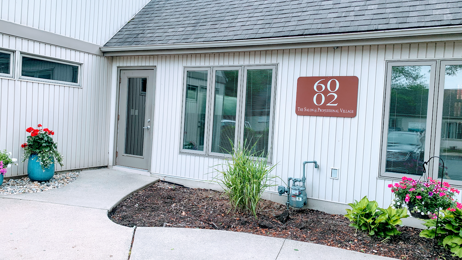 6002 The Salon @ Professional Village - Hair Salon in Fort Wayne