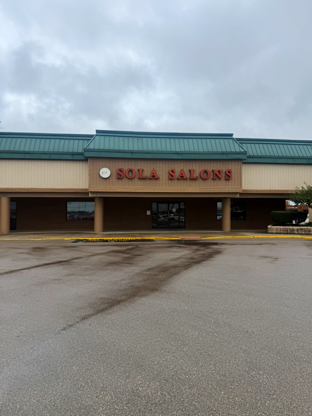 Sola Salons - Hair Salon in Evansville