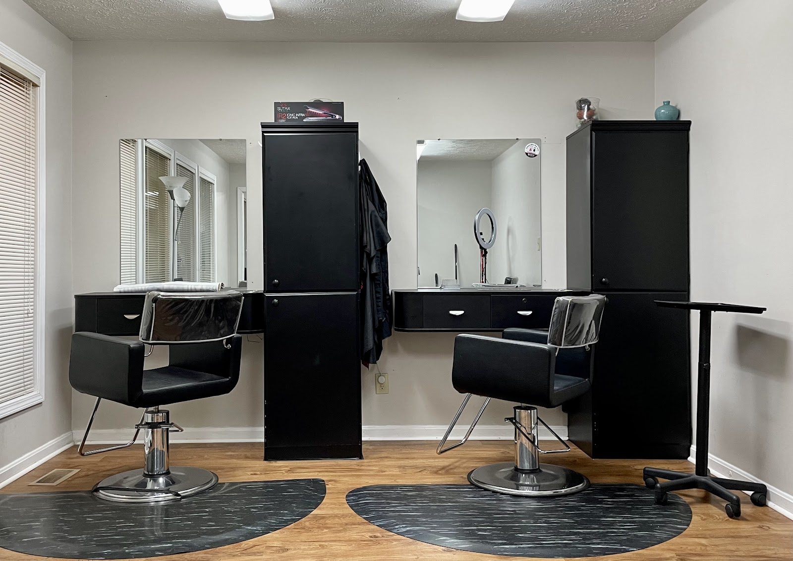 Just Stylin Salon - Hair Salon in Evansville