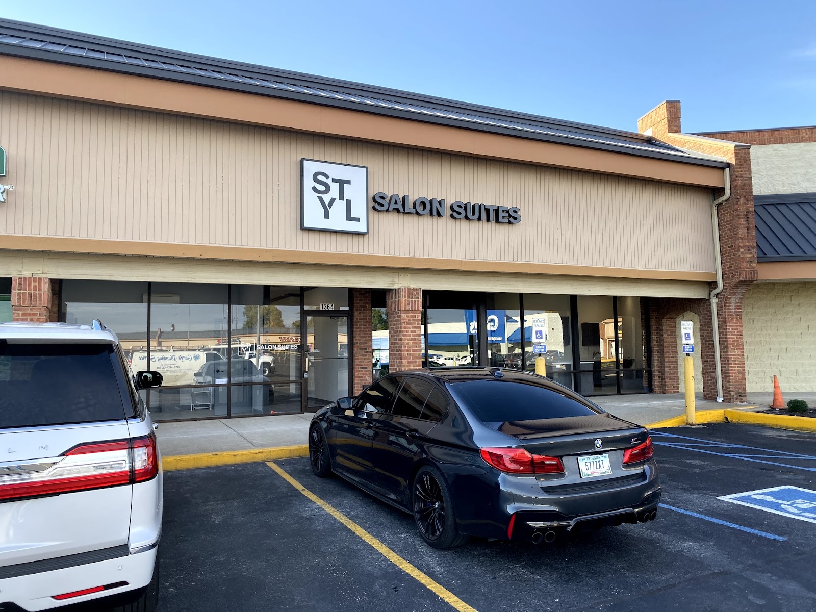 Styl Salon Suites - Beauty Spa in Evansville