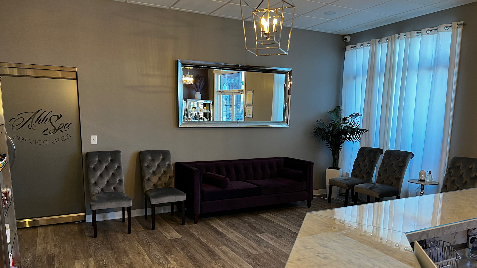 Ahh Spa LLC - Hair Salon in Evansville