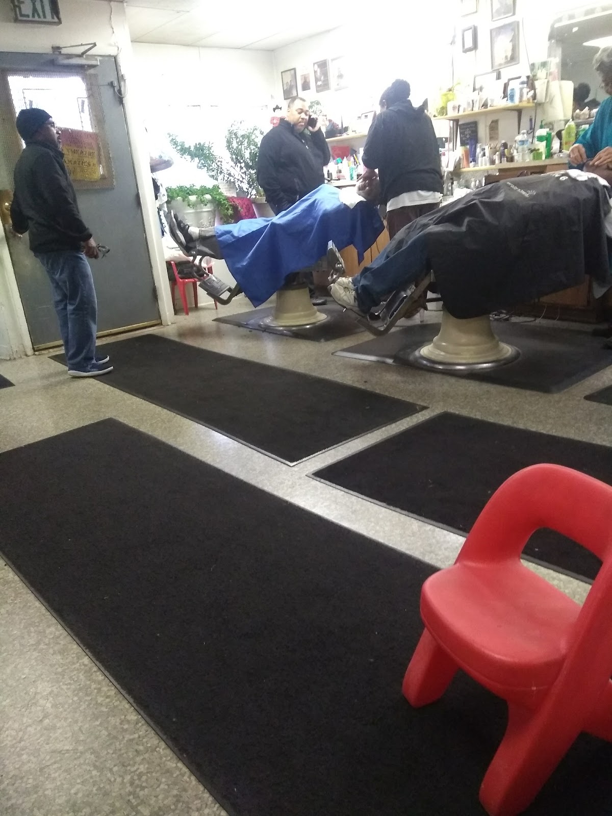 Wigfall Barber Shop (Adeline Jones - Owner) - Barbershop in South Bend