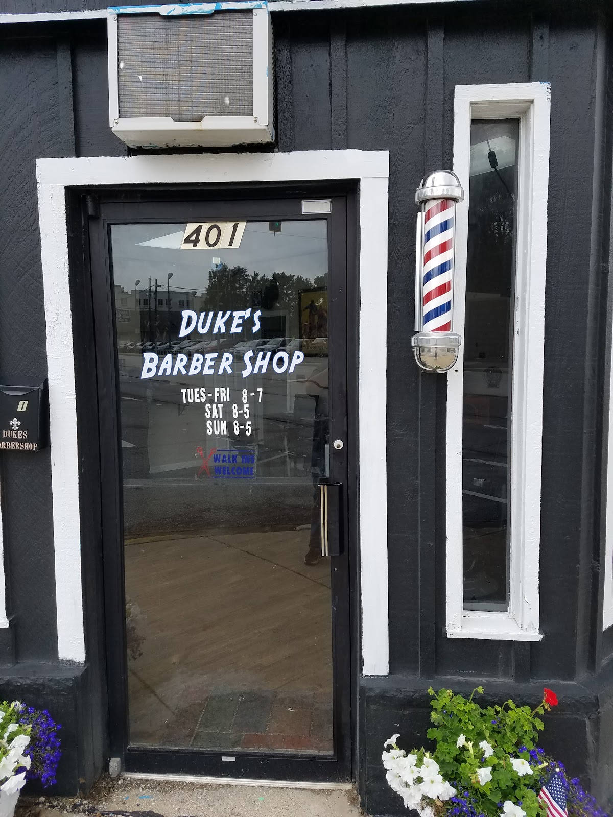 Duke's Barber Shop - Barbershop in South Bend