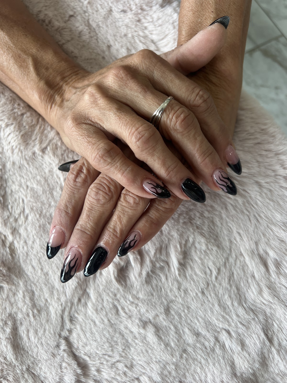 Pro Nails - Nail Salon in Bloomington