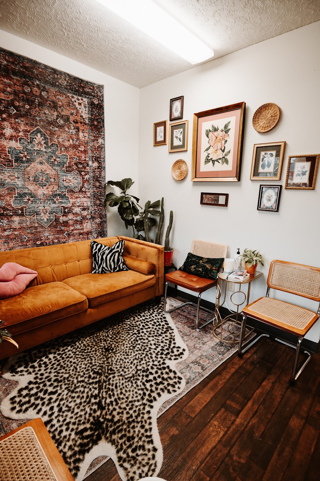 Suite Hair-Do - Hair Salon in Bloomington
