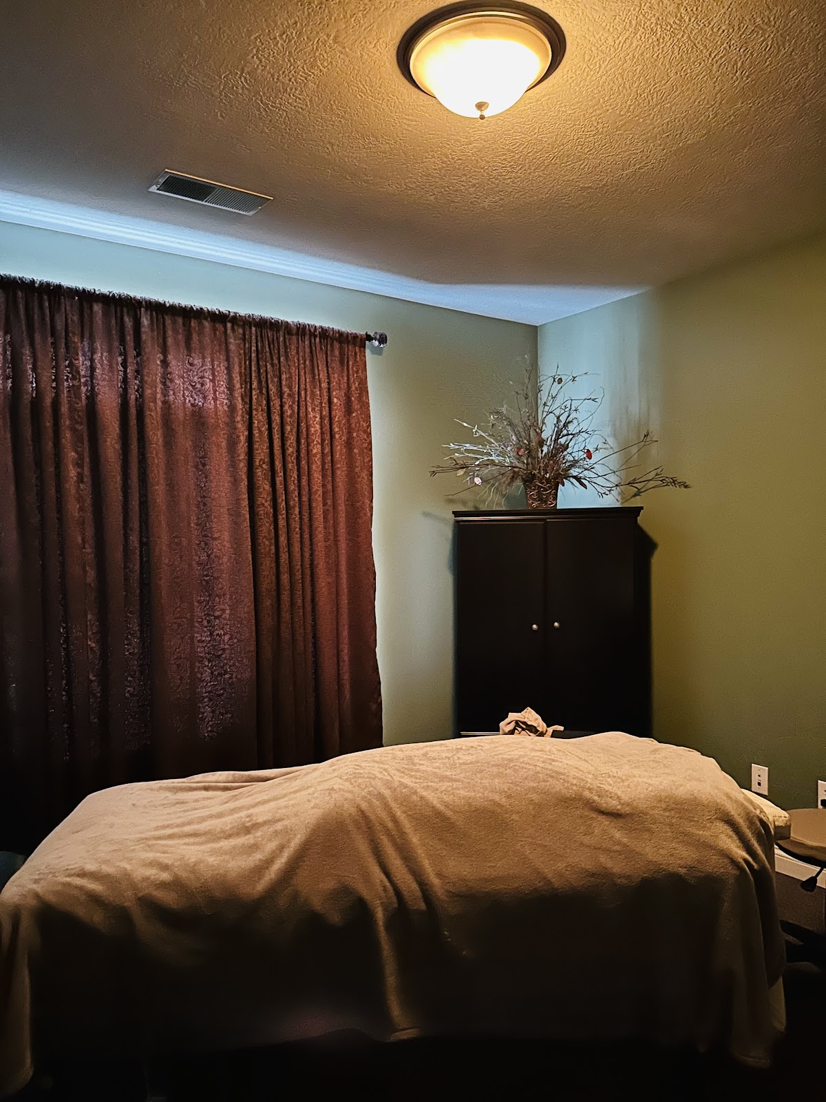 Tranquil Vibe Day Spa - Hair Salon in Bloomington